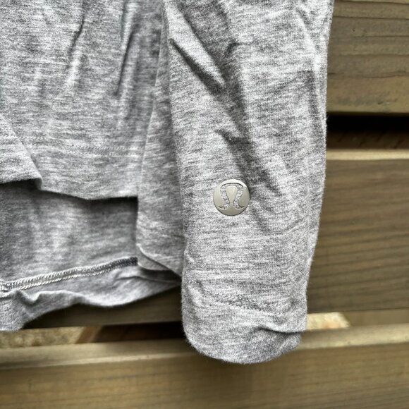 Lululemon Vitasea "Mountain Tank" Loose Fit Racerback Hthrd Med. Gray, Sz 4 - Picture 3 of 4